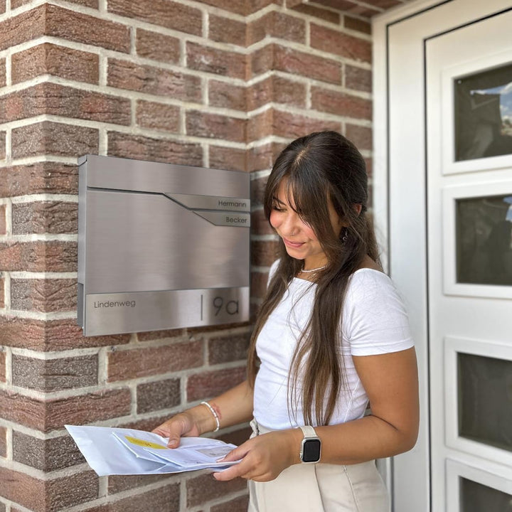 Metzler Briefkasten für 2 Parteien mit Zeitungsfach und Hausnummer – Wandbriefkasten mit Zwei Namens