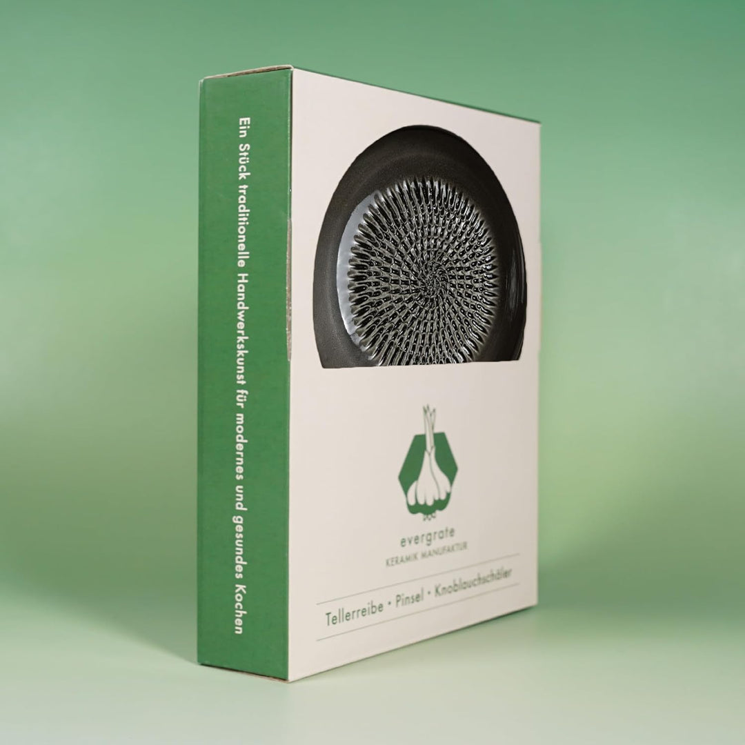 Evergrate® Keramikreibe Anthrazit mit Geschenkbox – mit Reibe, Knoblauchschäler, Rezeptheft & Pinsel
