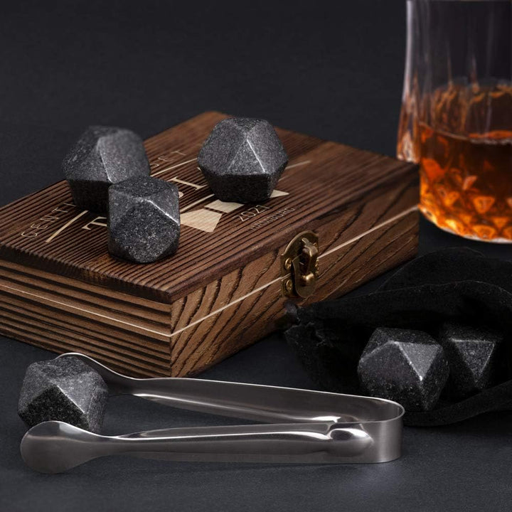 Maverton Whisky Steine Set - in Holzbox mit Gravur - 6 Eiswürfel + Zange + Velourbeutel - wiederverw