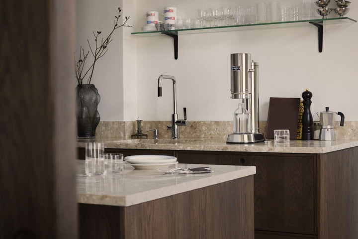 Aarke Carbonator Pro, Wassersprudler mit Glasflasche, Edelstahl Finish, Edelstahl