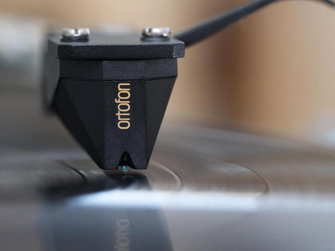 Ortofon 2M Black Premounted - 2M Black Tonabnehmer montiert am SH-4 Black Headshell | einfache Monta