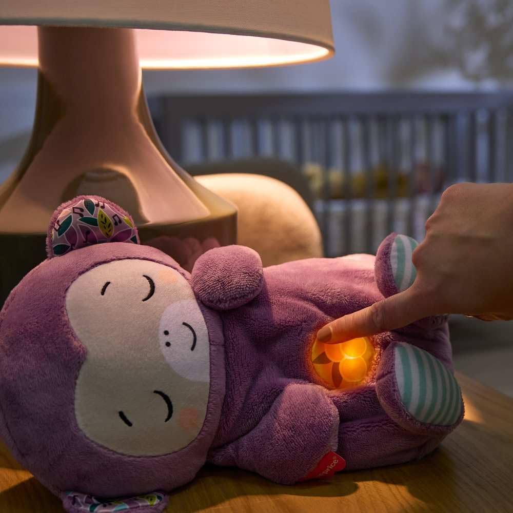 Fisher-Price Baby-Spielzeug Lila Schlummer-Affe, tragbare Plüsch-Spieluhr mit Atembewegungen und Lic