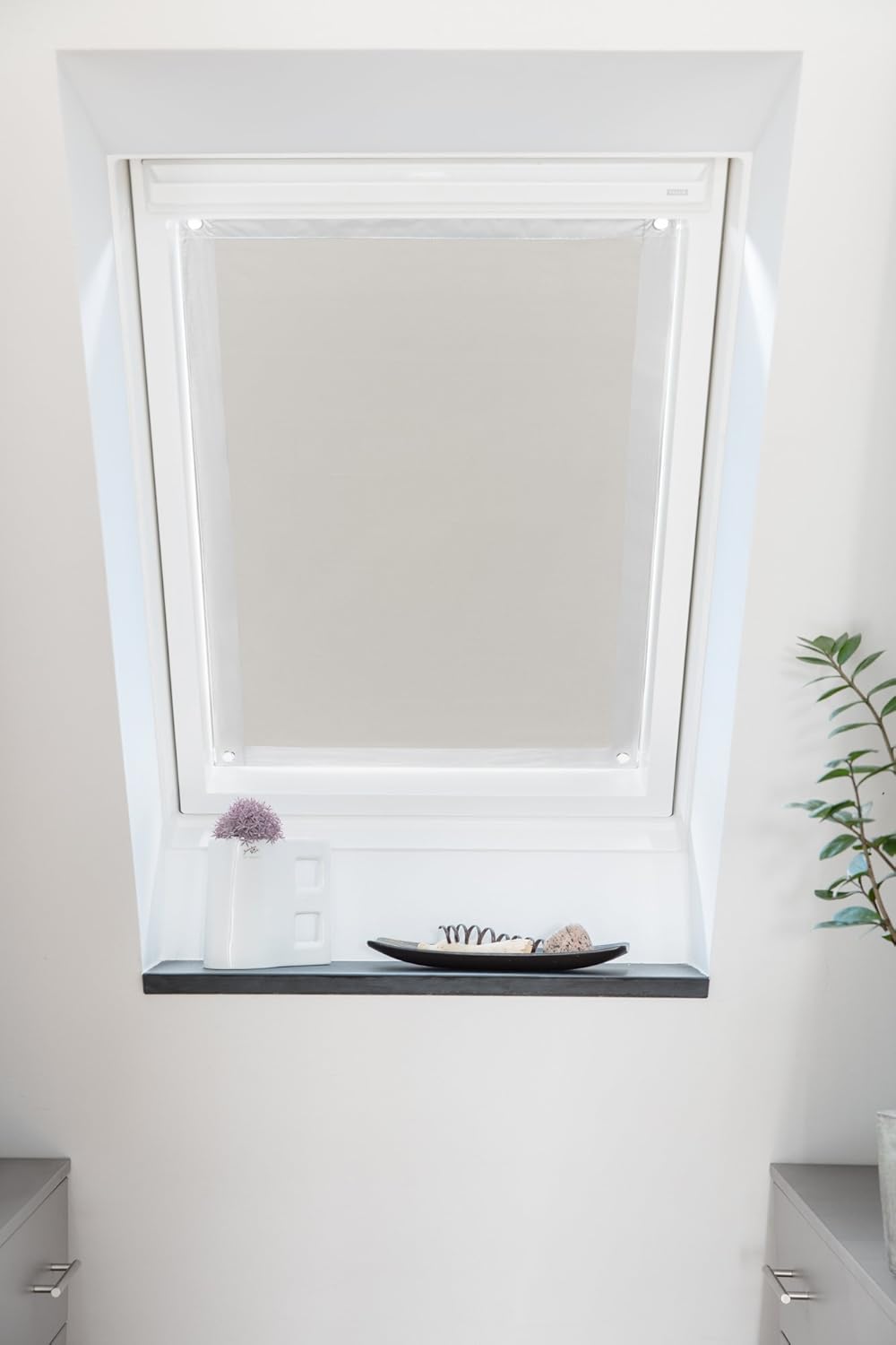 Lichtblick Dachfenster Sonnenschutz Sonnensegel für innen, Haftfix, ohne Bohren, Tageslicht, mit Sau