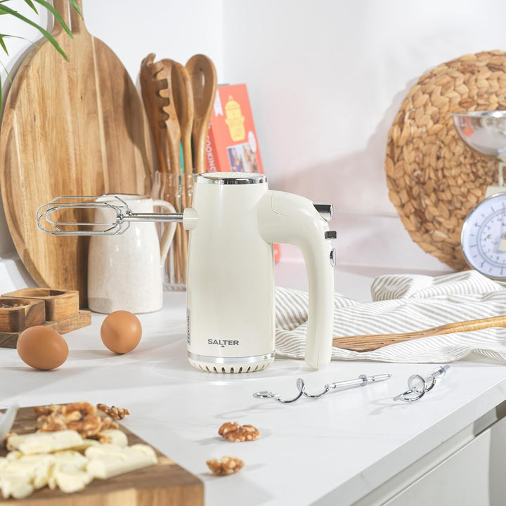 Salter Cream Retro Handmixer – Elektrischer Schneebesen, 5 Geschwindigkeiten + Turbo, XL Chrom-Schne