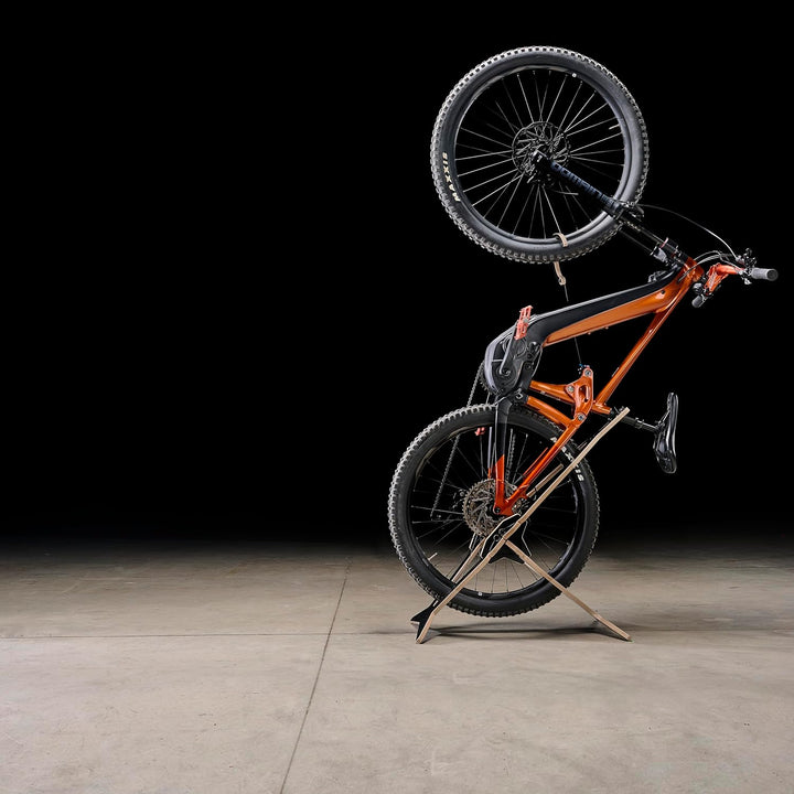 MTB Hopper Vertical Fahrradständer für den Innenbereich – Platzsparender Fahrradhalter für alle Arte