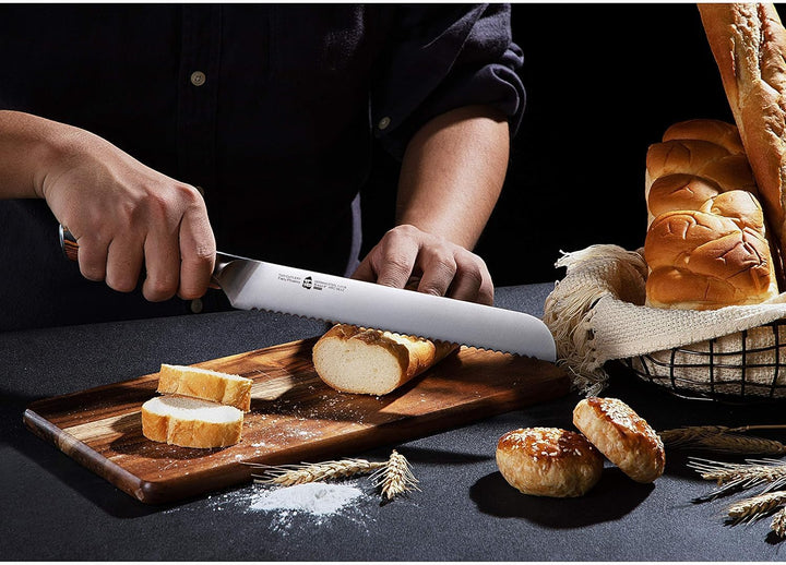 TUO Brotmesser mit Wellenschliff Klingenlänge 23cm, Scharfes Brotschneidemesser aus Deutschem Edelst