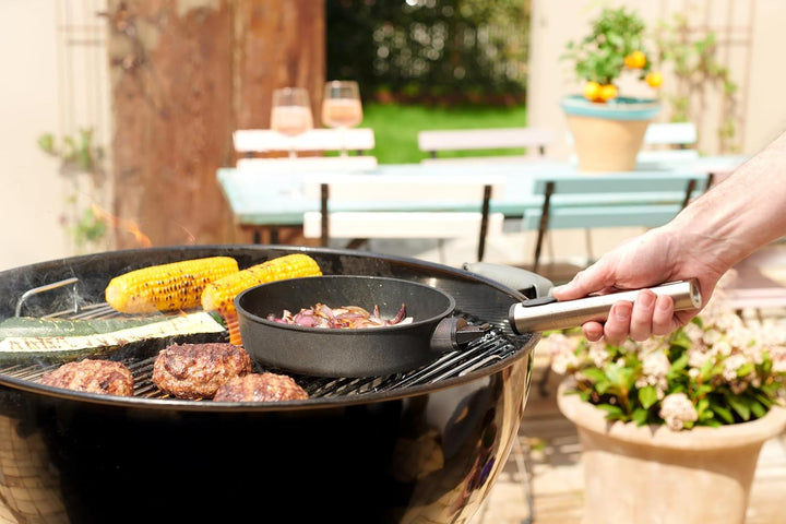 Woll Diamond Logic XR Pro Flachpfanne - Induktiv -, Ø 20 cm, 5 cm hoch, mit abnehmbarem Edelstahlsti