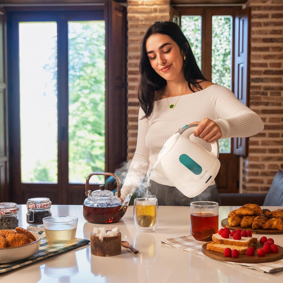 Cecotec Wasserkocher, 1 L Kapazität, Thermosense 140 White, 2200 W, Schnelles Erhitzen, Anti-Kalk-Fi