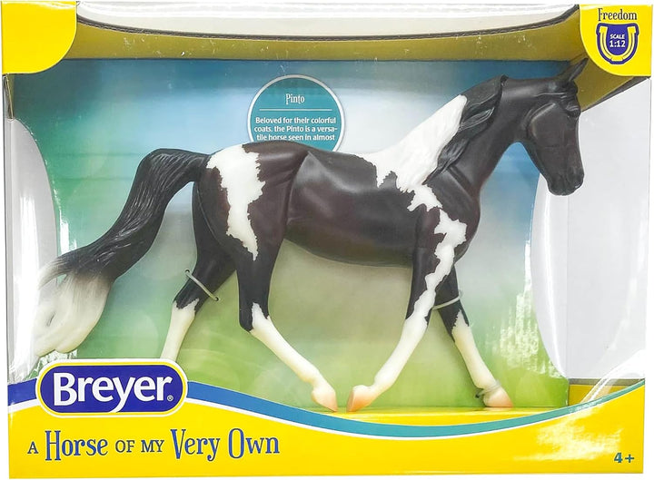 Breyer Horses Freedom Series Pinto | Pferdespielzeug | 24,8 x 17,8 cm | Massstab 1:12 | Modell #1057