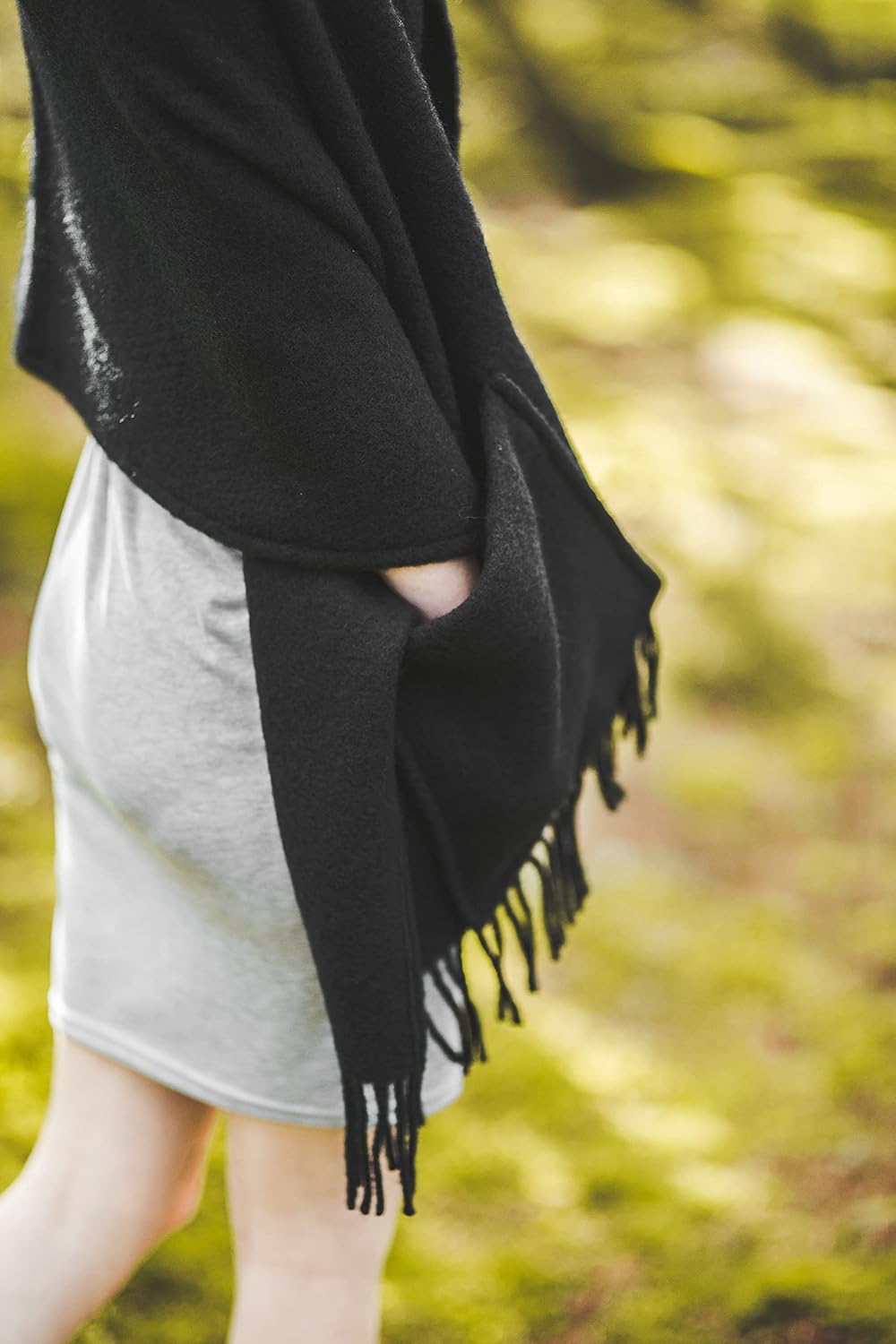 Damen Schal Schultertuch aus 100% Wolle mit Taschen - Poncho Stola 65x180cm + Fransen Tuch &amp; Umschla