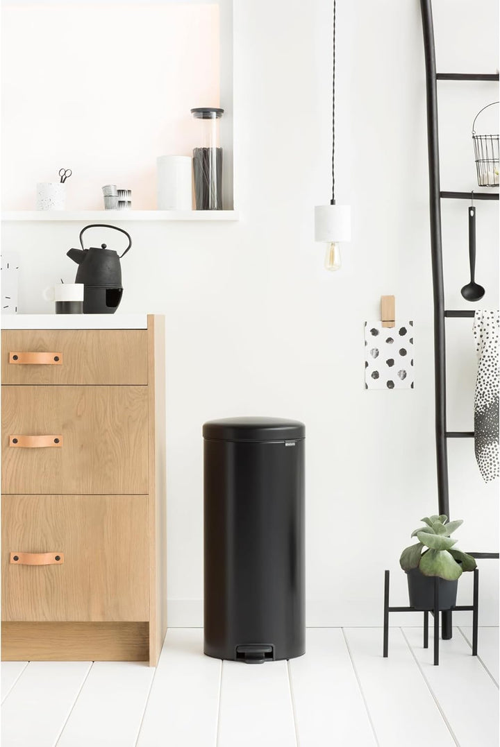 Brabantia 114540 Treteimer mit Inneneimer aus Kunststoff,stahl,Matt Schwarz,30 Liter Matt Schwarz 30