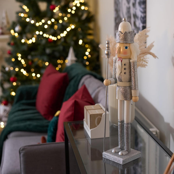 THE TWIDDLERS Grosse Holz Weihnachten Nussknacker Figuren (Weiss & Silber), XL 50cm - Traditionelle