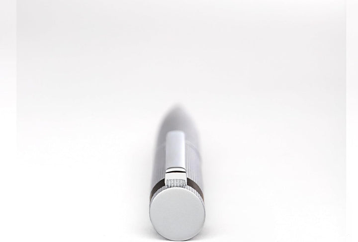 Hugo Boss Loop Diamond Kugelschreiber aus Messing in der Farbe Chrome, Länge: 14,6cm, Minenfarbe: Bl