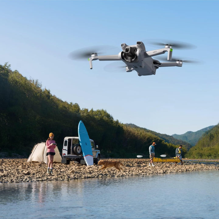 DJI Mini 3 Fly More Combo (DJI RC) – Ultraleichte, Faltbare Mini Drohne mit Kamera 4K HDR, Bis zu 11