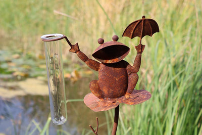 AmaCasa Regenmesser Litermesser Frosch aus Metall | Niederschlagsmesser für Haus & Garten | inklusiv