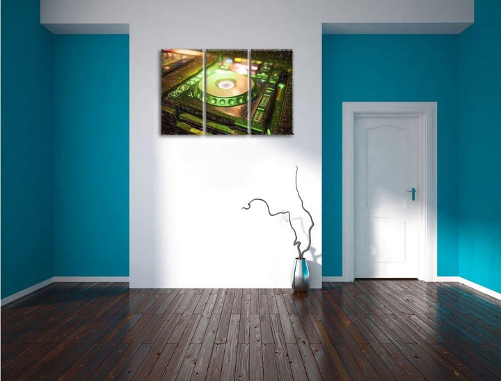 Pixxprint Grün beleuchteter DJ Pult als Leinwandbild/Grösse: 3 Teilig (120x80 cm) cm/Wandbild/Kunstd