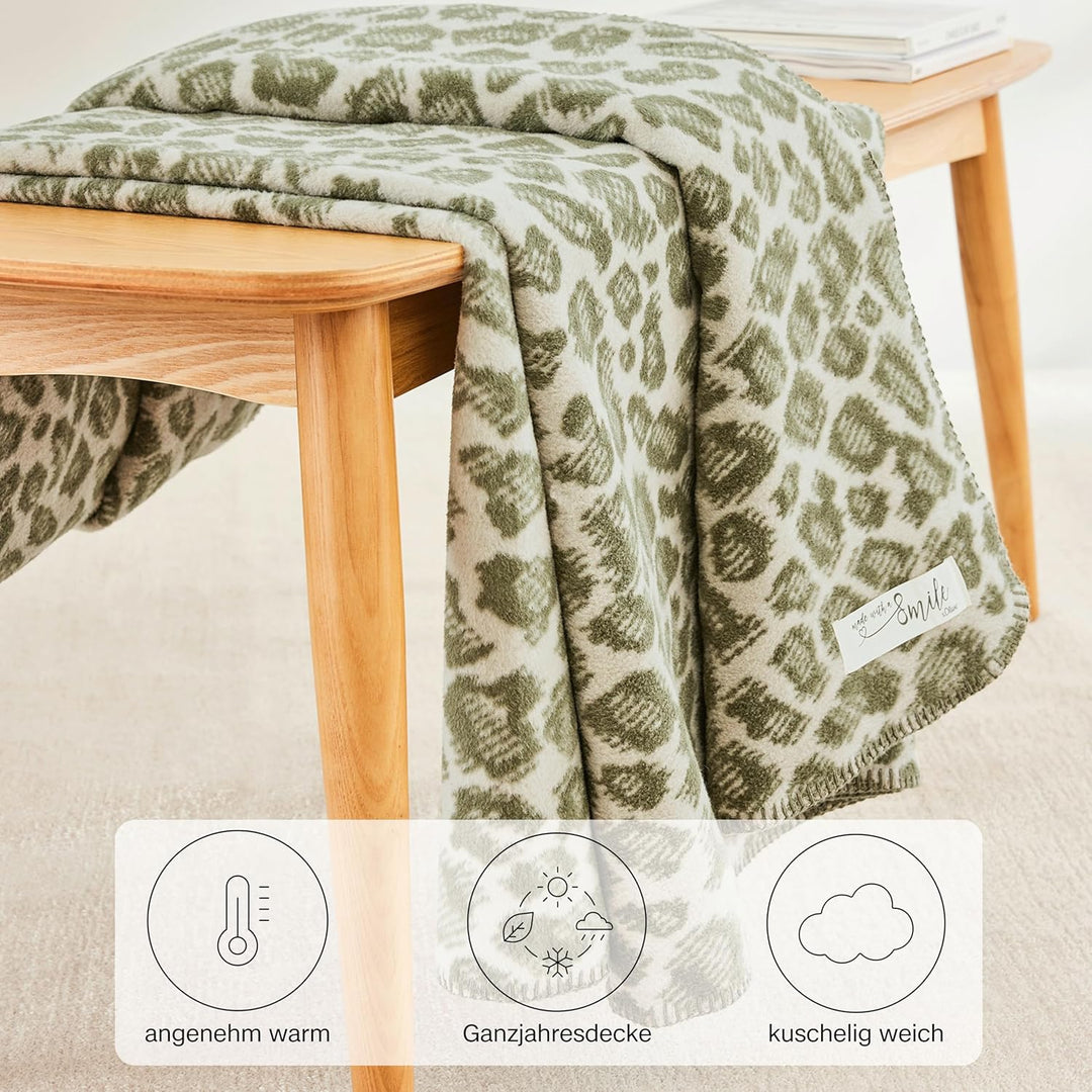 s.Oliver Leo Decke 150x200 cm - Baumwollmix, Made in Germany, warm & waschbar, Kuscheldecke Leoparde