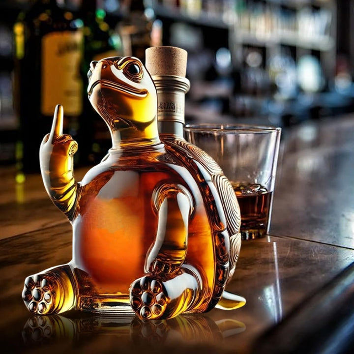 Whisky -Dekanter, 350 ml Schildkrötenweinkatalter zeigt seinen Mittelfinger, 5.1x5.1x7.1 Transparent