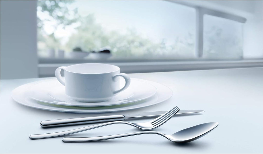 WMF Boston Besteck Set 12 Personen, Essbesteck 60 teilig, Monobloc-Messer & Basic Wasserkaraffe aus