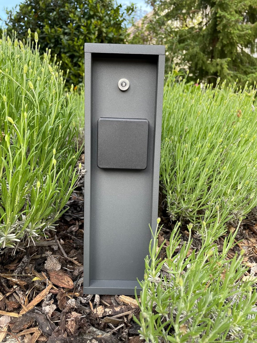 Bold 19400 Pado Aussen-Steckdose-Garten Steckdosen-Säule 3-Fach Stecker in Anthrazit (Lichtsensor |