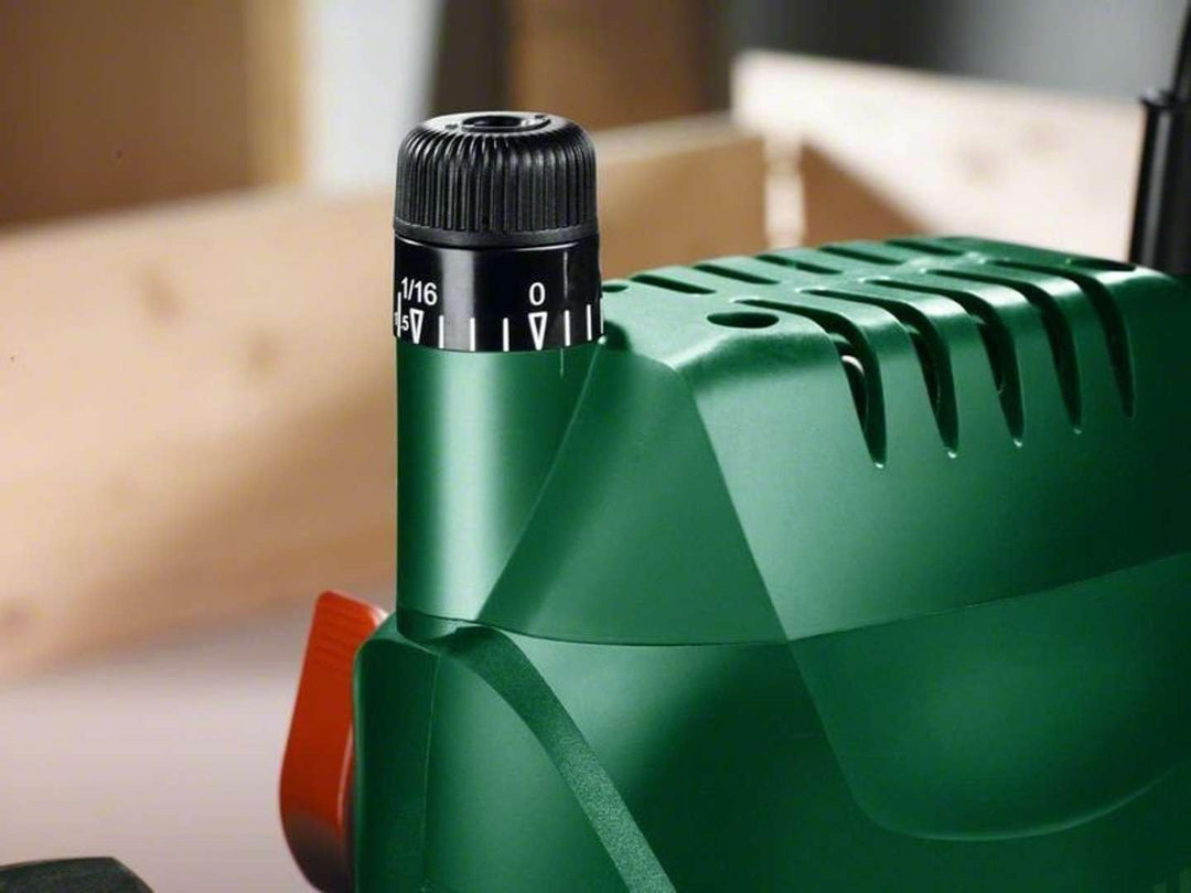 Bosch DIY Oberfräse POF 1400 ACE, Absaugadapter, Gabelschlüssel, Kopierhülse, Nutfräser, Parallelans