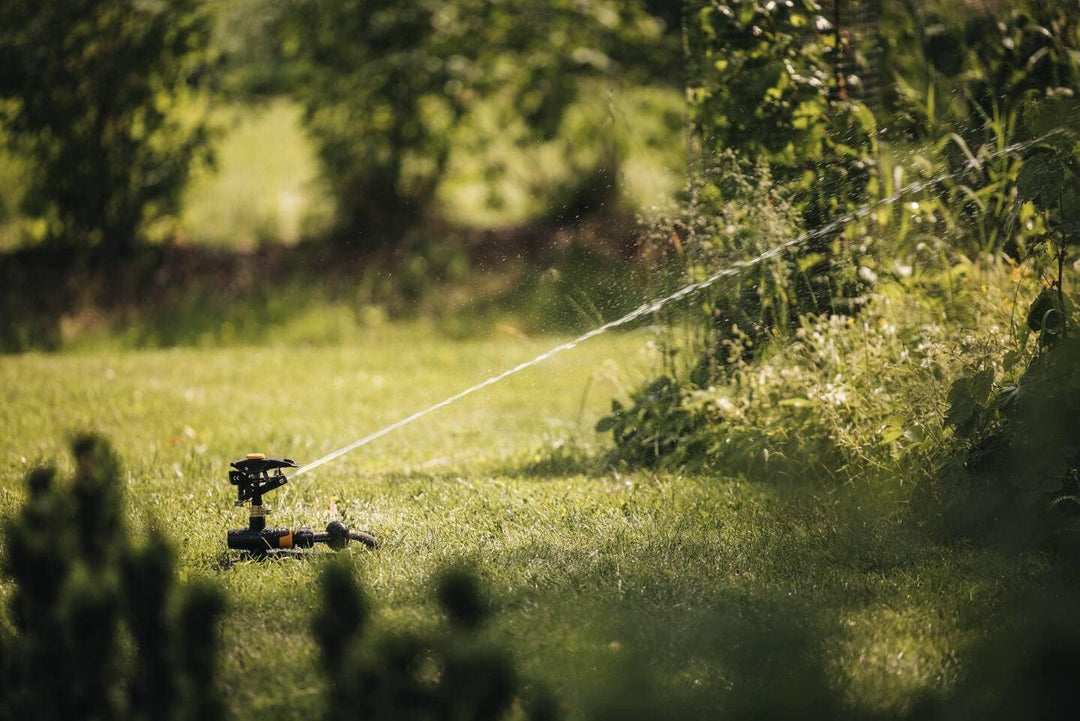 Fiskars Pulsierender Sprinkler XL, On/Off-Ventil, Mit Sprühbildkontrolle und Rotationskontrolle, Uni