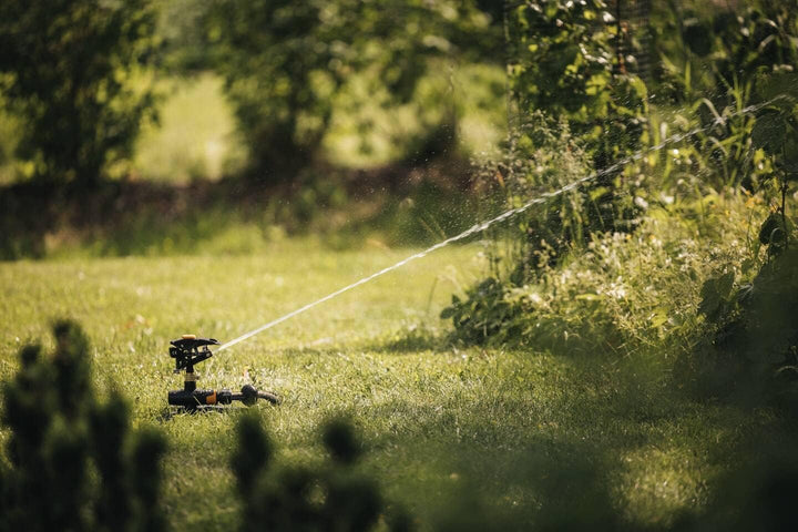 Fiskars Pulsierender Sprinkler XL, On/Off-Ventil, Mit Sprühbildkontrolle und Rotationskontrolle, Uni