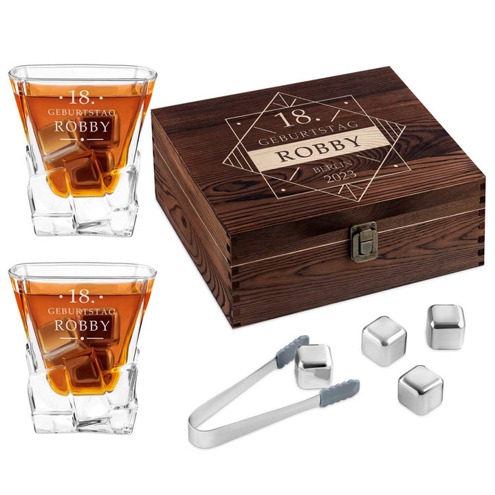 Maverton Whisky Steine Set - in Holzbox mit Gravur - 8 Eiswürfel & 2 Whisky Gläser, Zange, Samtbeute