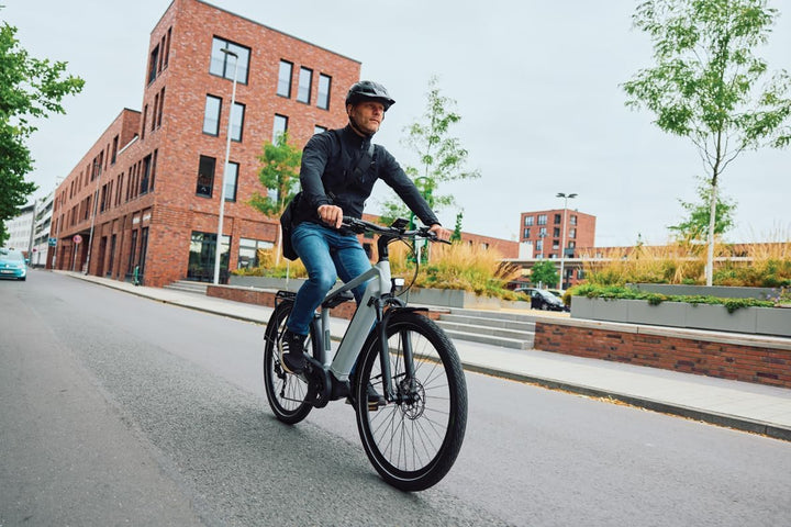 TRELOCK LS 835-T Lighthammer 80 Lux Dynamo Fahrradlicht – Tagfahrlicht-Modus – Inklusive Gabelhalter