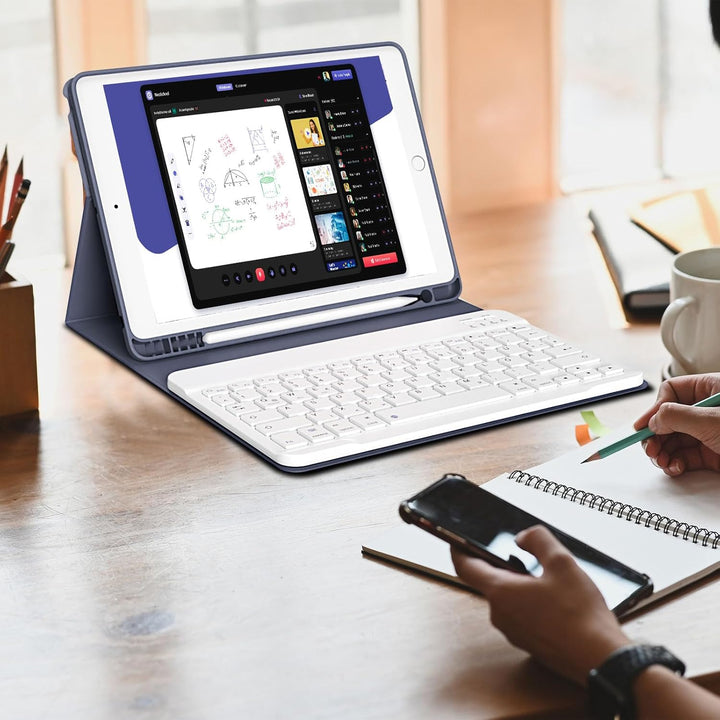 hülle mit Tastatur für iPad 9/8/7 Generation (2021/2020/2019) 10,2 Zoll, weiche TPU-Rückseite mit St