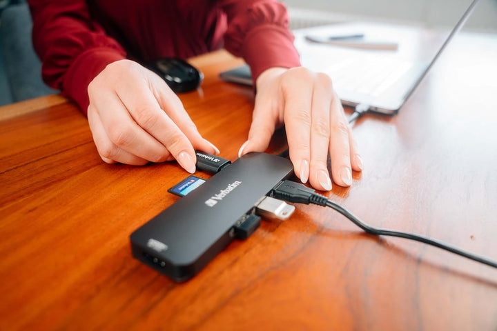 Verbatim USB-C Pro Multiport Hub 8-in-1, Multiport Adapter USB-C auf HDMI, USB-A und USB-C PD, micro