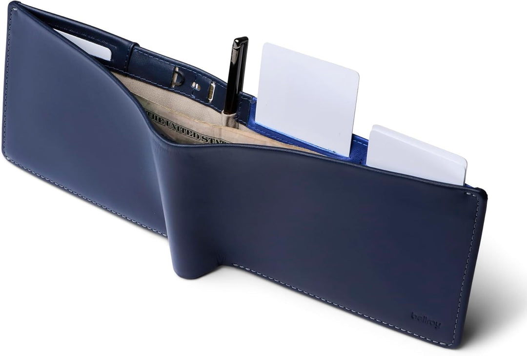 Bellroy Travel Wallet – Reisebrieftasche (Reisepass, Bordkarten, Scheine, Karten und Stift) Navy, Na