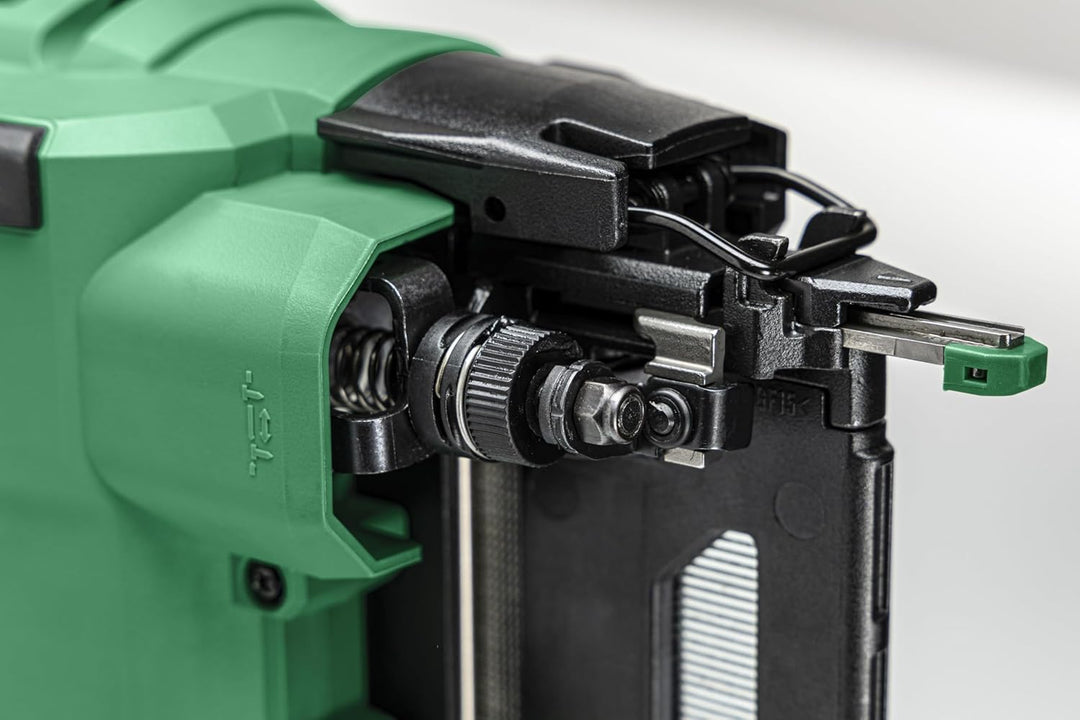 HiKOKI Akku-Stiftnagler 0° - 18 V, 25-64 mm Nägel, 16 Gauge - Kompakt, leicht, leistungsstark, LED-L