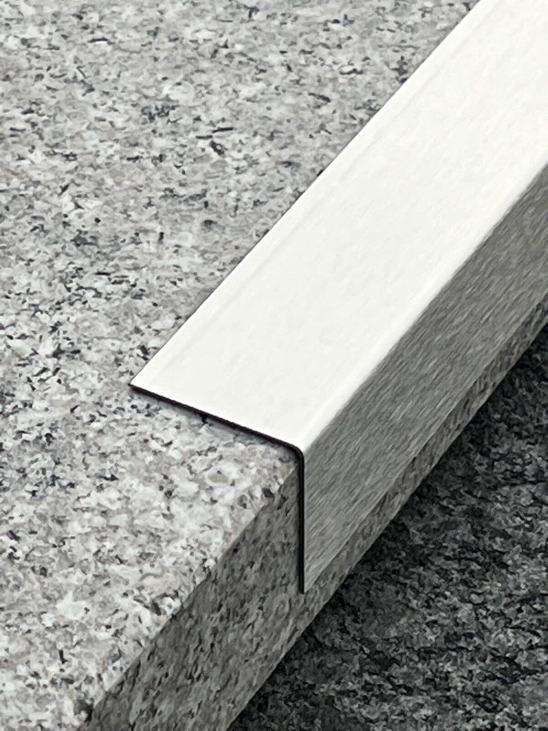 Edelstahl Winkel 2000mm 90 Grad Winkelprofil 40x40 mm Schenkelinnenmass aus Edelstahl k240 geschliff