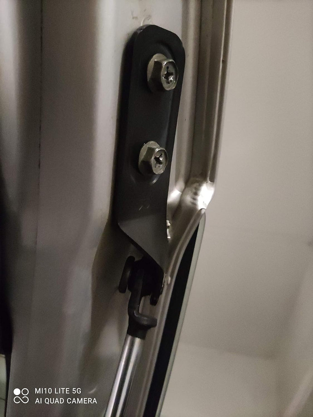 JINGLINGKJ 8186086G00 8186086G10 Gasdruckfedern Gasgeladene Stützen sind kompatibel Suzu ki Ignis II