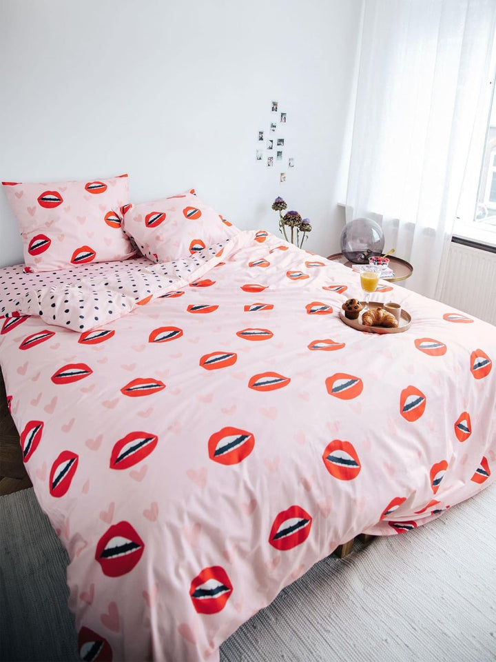 Covers & Co Bettwäsche Kiss My Sass Lippen Und Herzen Bio-Baumwolle Perkal (GOTS) Rose, 155x220 + 1