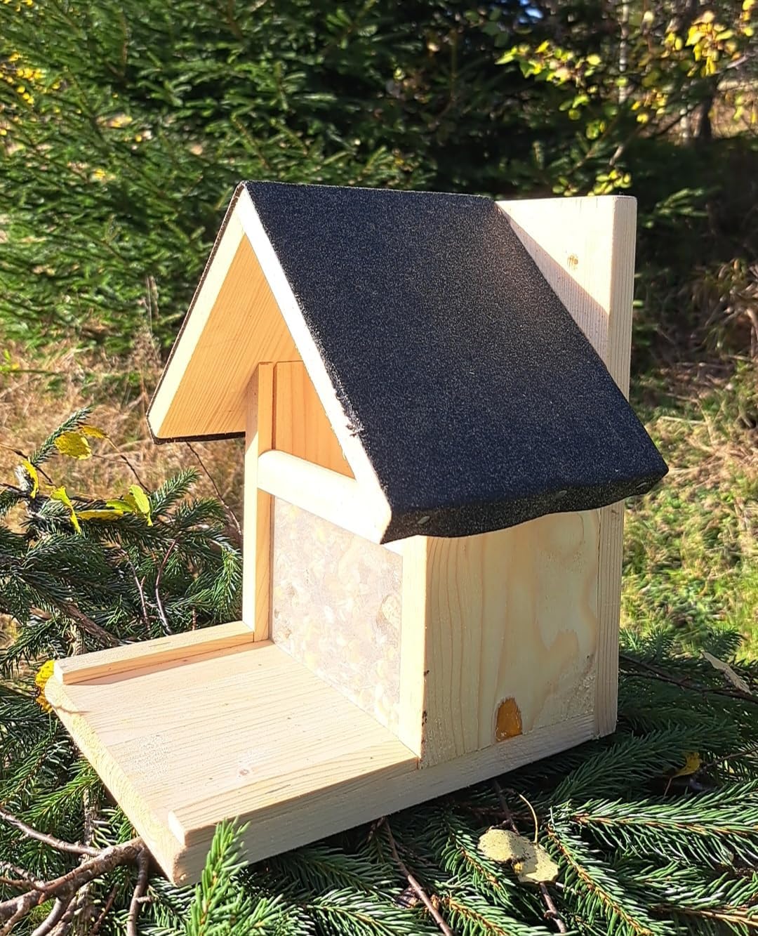 XXL Eichhörnchenfutterhaus 2x wetterfest imprägniert mit Bioleinöl, mit Spitzdach E2N für Eichhörnch