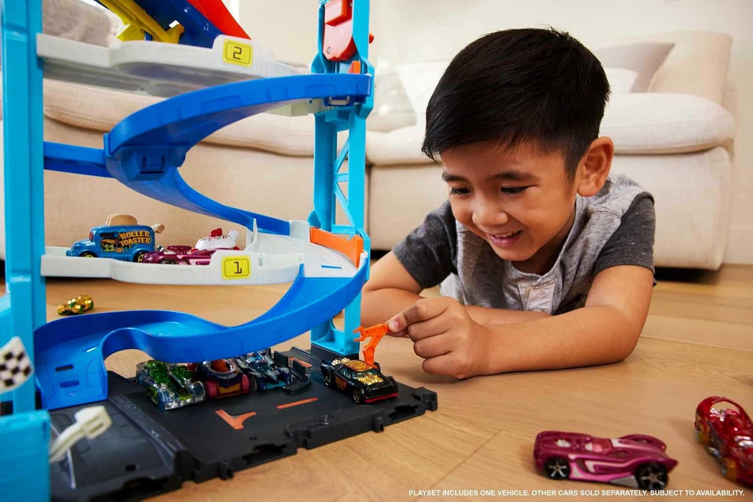 Hot Wheels City Trackset mit 1 Auto, 2-in-1-Rennturm, von Einzelbahn in zweispurige Rennbahn umwande