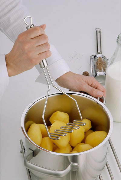 WMF Profi Plus Kartoffelstampfer 29 cm, Cromargan Edelstahl teilmattiert, spülmaschinengeeignet & Go