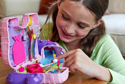 Polly Pocket Einhorn, in Prinzessinnen Schloss Thema, mit 25 Zubehörteilen wie 2 Puppen, Schaukel un
