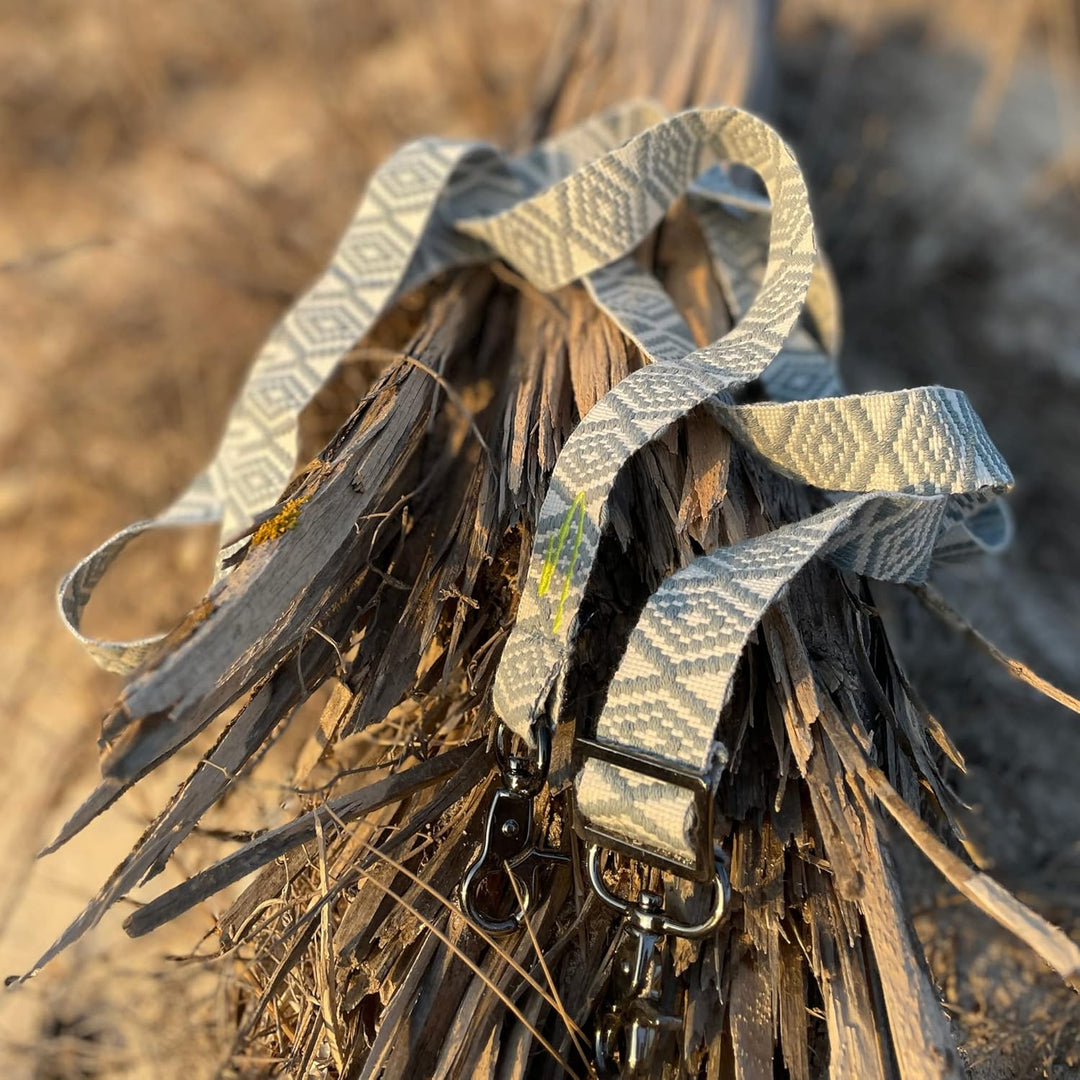 NOOMYA® Premium Fashion Handykette | Set Handyhülle iPhone 13 & Handyband Sea Salt | Handygurt zum U