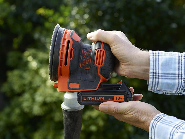 Black+Decker BDCROS18N Akku-Exzenterschleifer / Schleifmaschine (18V, mit Staubfangbehälter, zum Sch