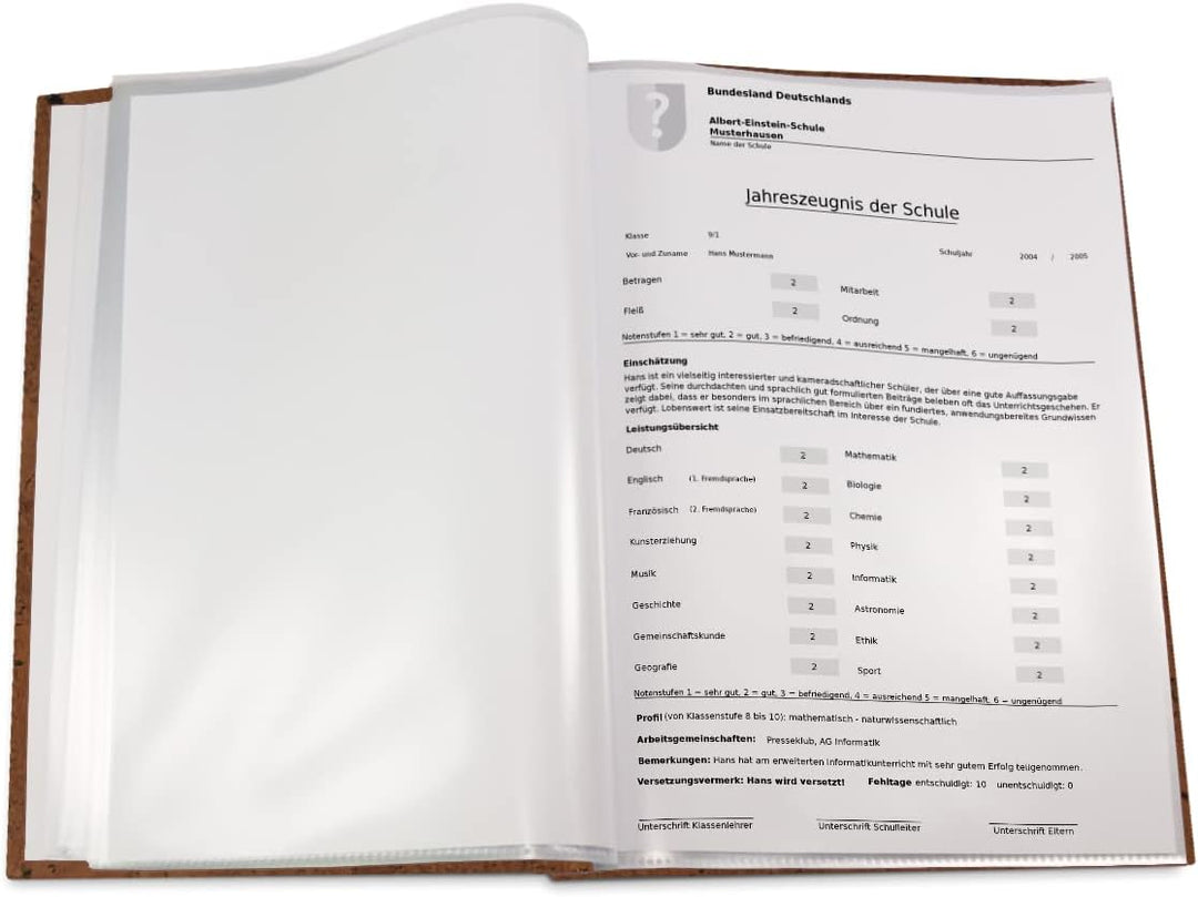 Handgefertigte Zeugnismappe im dunklen Korkeinband mit exclusivem Prägedruck in verschiedenen Farben