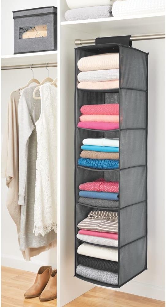 mDesign hängender Stoffschrank aus Kunstfaser – 6 Regalfächer – Hängeschrank aus Stoff für das Schla