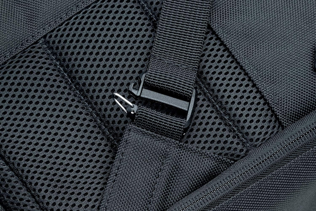 Kuryakyn 5257 Momentum Runaway Rucksack: wetterfeste Motorrad Reisegepäcktasche mit Befestigungsgurt