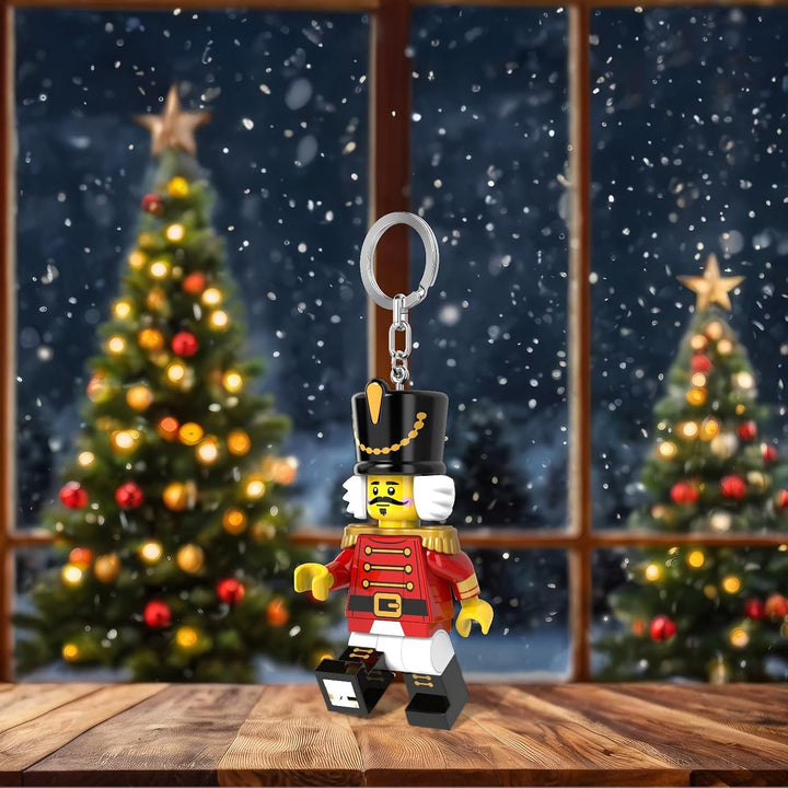 LEGO Iconic Nussknacker Schlüsselanhänger mit LED-Taschenlampe (KE214H) – 9cm grosse Weihnachts-Mini