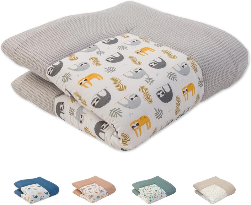 ULLENBOOM ® Baby Krabbeldecke 120x120 cm gepolstert - Grau-Faultiere (Made in EU) - Krabbeldecke für