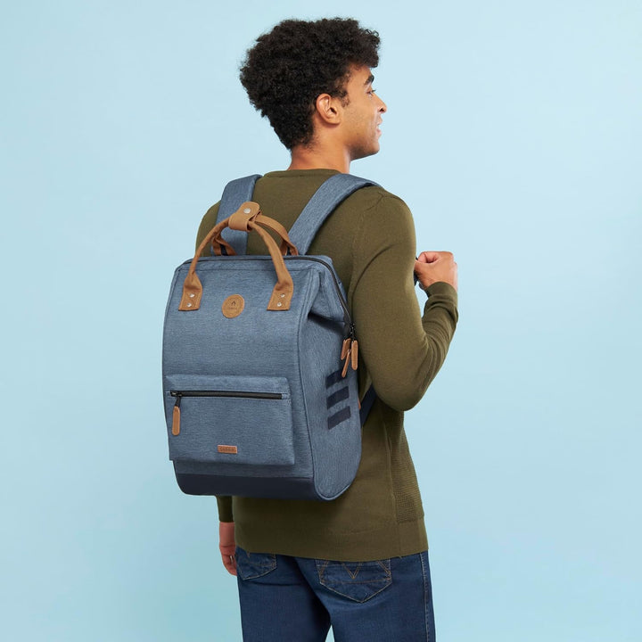 Cabaïa - Adventurer Rucksack Paris Maxi 23L - Wasserabweisend - Laptopfach bis zu 15 Zoll - 2 Vorder