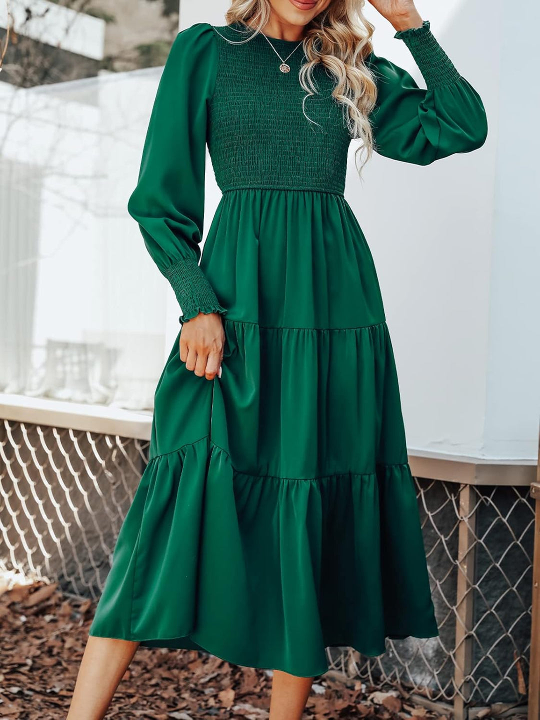 CUPSHE Damen Kleid Rundhals Langarm Gestuftes Rüschensaum Hohe Taille Gesmoktes Maxikleid A Linien F
