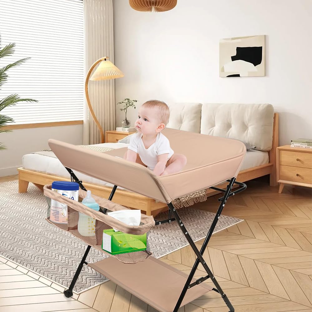 Baby Wickelkombi - klappbare Wickelkommode, mobiler Wickeltisch mit Wickelauflage, Sicherheitsgurt u